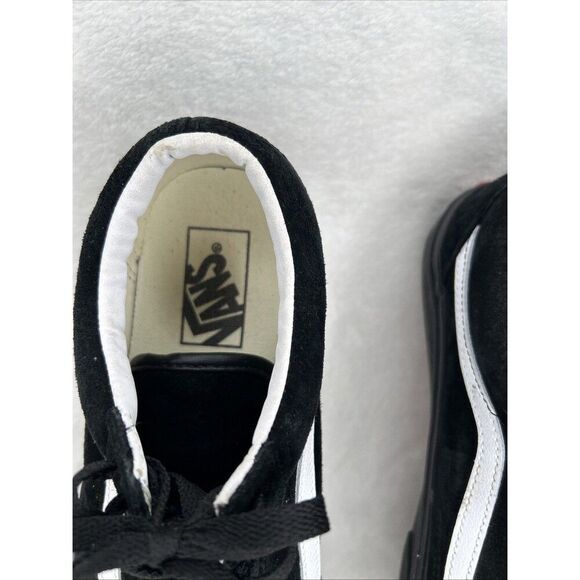 Vans Old Skool Leather Suede Sneaker - Picture 2 of 8